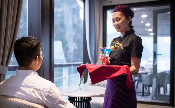 Jade Sails Halong restaurant