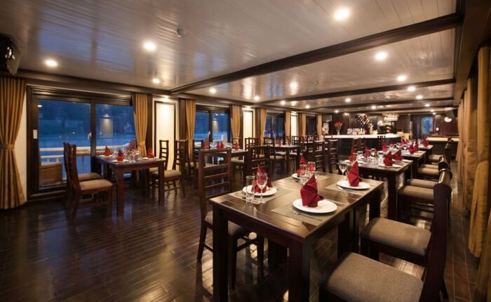 aclass stellar cruise restaurant