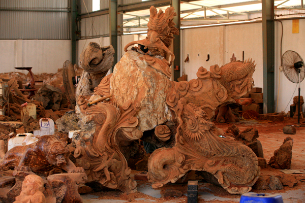 dong giao wood carving village
