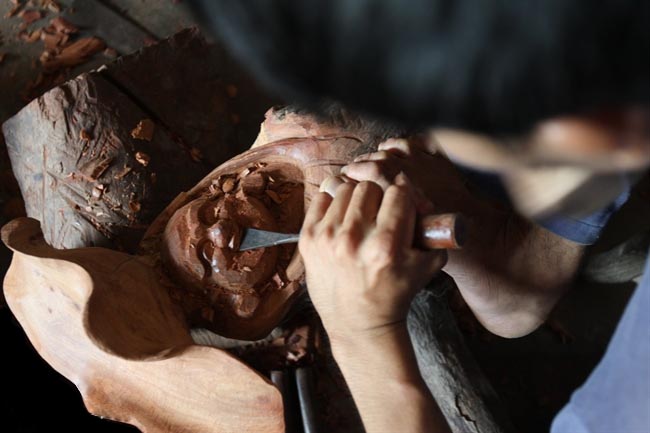 dong giao wood carving village
