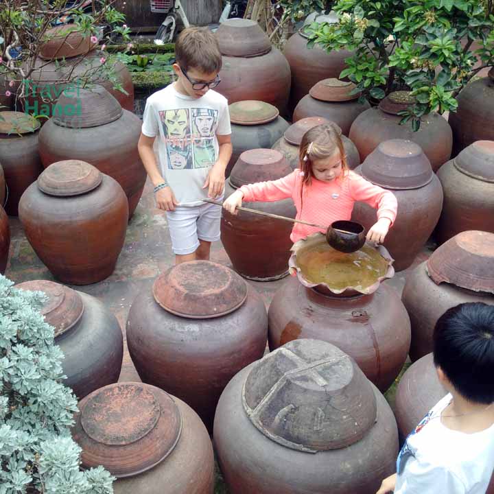 duong lam ancient vietnamese village