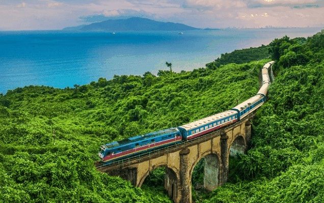 scenic train danang to hue
