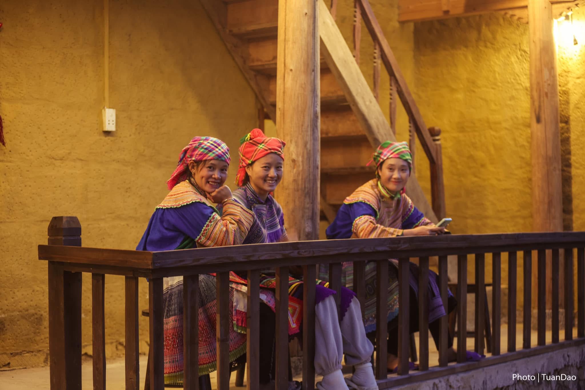 lo lo chai village
