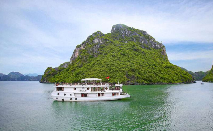 oiriental sails halong